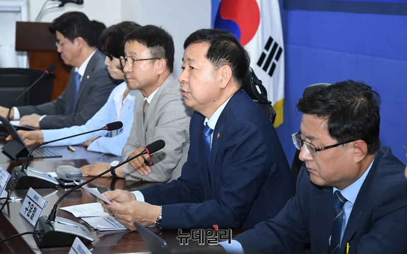 ▲ 구윤철 부총리 겸 재정경제부 장관이 13일 국회 의원회관에서 열린 2026 하반기 경제성장전략 당정협의에서 발언을 하고 있다. ⓒ뉴데일리