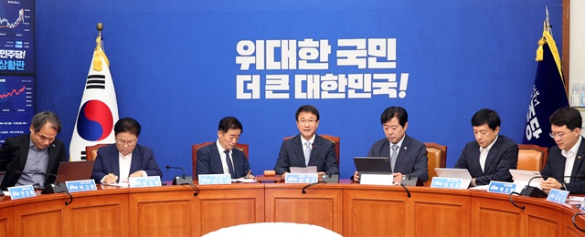 ▲ 한병도 더불어민주당 대표 직무대행 겸 원내대표가 지난 10일 국회에서 열린 최고위원회의에서 발언하는 모습. ⓒ뉴시스
