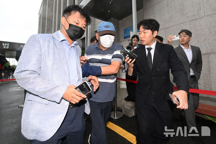 ▲ '장윤기 사건'을 수사하면서 케이블타이 등 주요 증거를 인멸한 혐의로 구속 기소된 광주 광산경찰서 박모 경감. ⓒ뉴시스