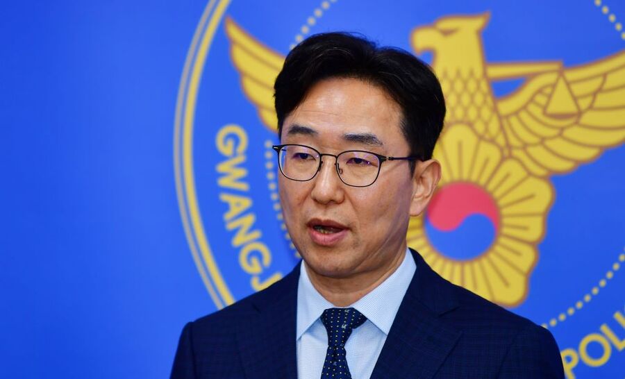 ▲ 오동욱 경찰청 국가수사본부 특별수사단장이 15일 광주경찰청에서 열린 '장윤기 살인사건 관련 진상규명' 언론 브리핑에서 중간 수사 결과를 발표하고 있다. ⓒ뉴시스