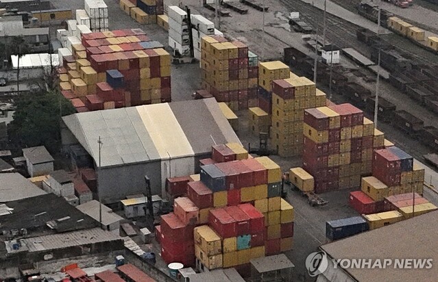 ▲ 브라질 리우 항구의 컨테이너. 출처=로이터ⓒ연합뉴스