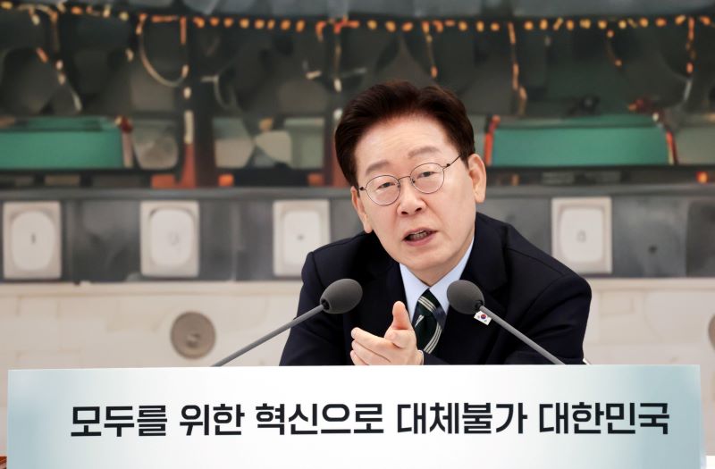 ▲ 이재명 대통령이 16일 청와대 영빈관에서 열린 '삶으로 체감하는 대체불가 대한민국-국민과 함께하는 두 번째 업무보고'에서 발언하고 있다. ⓒ뉴시스