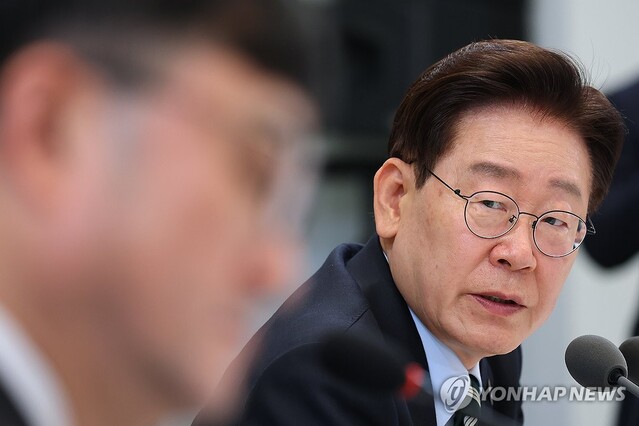 ▲ 이재명 대통령이 16일 청와대 영빈관에서 열린 복지부, 식약처 등에 대한 부처 업무보고에서 발언하고 있다. ⓒ연합뉴스