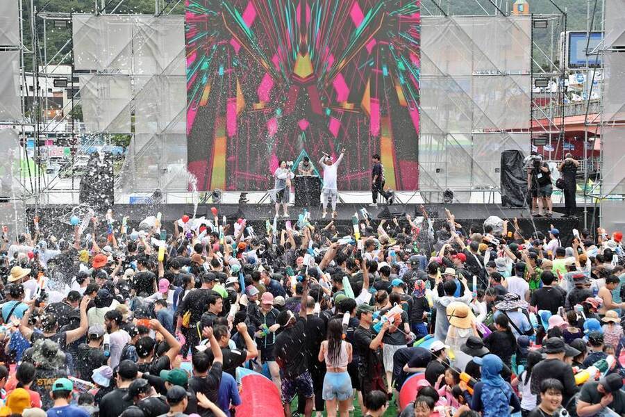 ▲ 정남진 장흥 물축제_지상최대물싸움ⓒ전남광주통합특별시 장흥군 제공