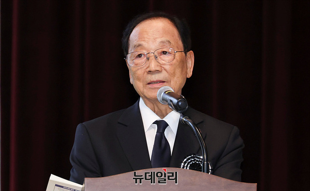 ▲ 김남수 이승만걱국대통령기념사업회장이 추모식사를 하고 있다.ⓒ서성진 기자
