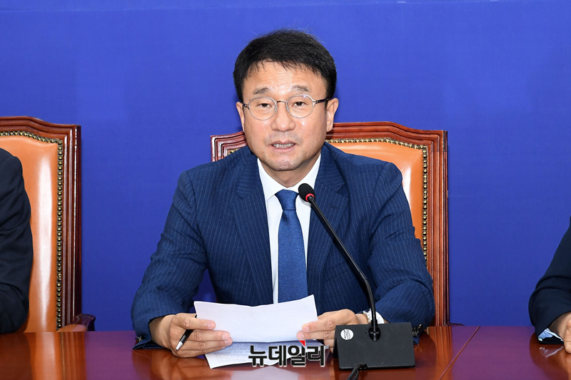 ▲ 한병도 더불어민주당 대표 직무대행 겸 원내대표. ⓒ이종현 기자