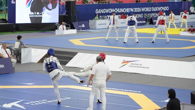 ▲ 20일 송암스포츠타운 에어돔에서 '2026 춘천코리아오픈국제태권도대회' WT G2 겨루기 경기가 열린 가운데 세계 각국 선수들이 WT G2 겨루기 경기 에 국제랭킹 포인트를 놓고 치열한 승부를 펼치고 있다. ⓒ춘천시