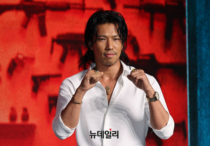 ▲ 배우 김민이 20일 오전 서울 여의도 콘래드 서울에서 열린 디즈니+의 오리지널 시리즈 '킬러들의 쇼핑몰 시즌2(연출 이권)' 제작발표회에서 포즈를 취하고 있다. ⓒ정상윤 기자