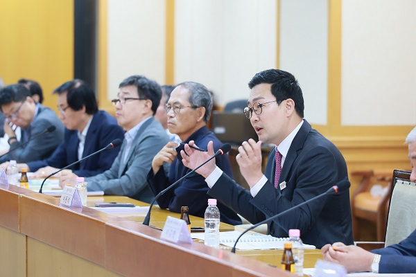 ▲ 이동석 충주시장 인수위가 20일 36일간의 공식활동을 마무리하는 최종보고회를 가졌다.ⓒ충주시 제공