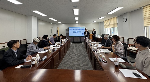▲ 충북개발공사가 21일 도민소통위원회 고객만족분과 회의를 개최하고, 고객의 목소리를 반영하는 고객만족경영을 다짐했다.ⓒ충북개발공사 제공