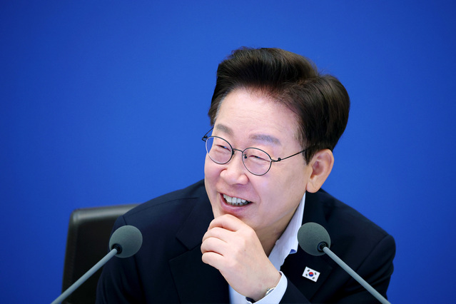 ▲ 이재명 대통령이 21일 청와대에서 열린 국무회의에서 발언하며 미소를 짓고 있다.(청와대통신사진기자단) 2026.07.21. ⓒ뉴시스