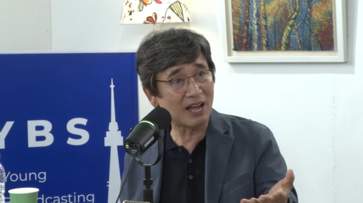 ▲ 지난 21일 유튜브 채널 '2분 뉴스'에 출연한 유시민 전 노무현재단 이사장. ⓒ유튜브 캡처