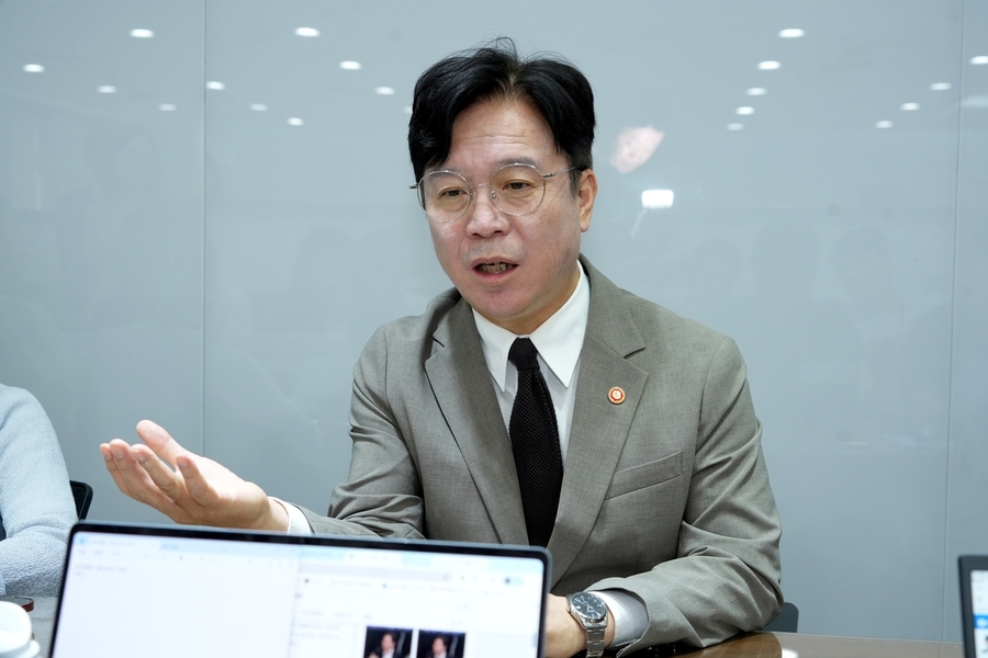 ▲ 김영훈 고용노동부 장관이 22일 정부세종청사에서 출입기자단 차담회를 갖고 발언하고 있다. ⓒ연합뉴스