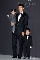 [유지태-김효진 결혼식] 가수 션, 두 아들과 나란히..