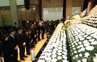 [포토] 故 박태준 명예회장 영결식 - 손자손녀들