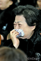 [포토] 故 박태준 명예회장 영결식-여인의 눈물2