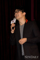 [포토] 알렉스의 감미로운 노래