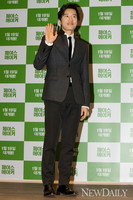 [포토] '명품배우' 김명민의 귀여운 포즈