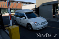 [포토] 줄행랑(?) 치는 신정환 차량..