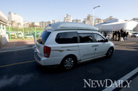 [포토] 신정환 태운 카니발, 