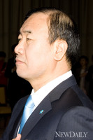 [포토] 한상대 검찰총장의 엄숙한 국민의례