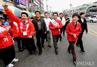 [포토] 김태기 후보 지원유세를 하기 위해 온 박근혜