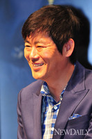 [포토] 성동일, '아부하고 싶은 사람은 돈 많은 사람'