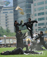 [포토] 특전사의 거침없이 하이킥!