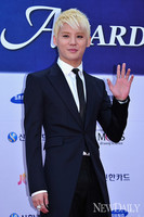 [포토] 더 뮤지컬 어워즈, '3년 연속 인기스타상에 김준수'