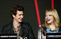 [포토] '어메이징 스파이더맨' 앤드류 가필드, '엠마 스톤에 시선 고정'