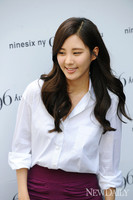 [포토] '나인식스뉴욕' 소녀시대 서현, '머리 살짝 날려주는 센스'