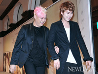 [포토] 슈퍼주니어 6집 '신동-려욱 둘이 사귀는 거야??'