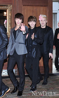 [포토] 슈퍼주니어 6집, '기자회견장에 등장하는 동해-려욱-신동'