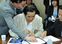 [포토] 한국영화 동반성장 서약하는 대표들