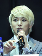 [포토] 슈주 '성민' vs FT아일랜드 '송승현'의 대결???