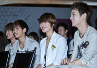 [포토] SM전시회, '샤이니'의 반짝반짝 빛나는 미소~