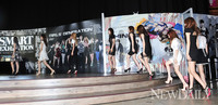 [포토] SM전시회, '소녀시대'의 여전한 명품몸매