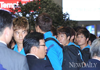 [포토]올림픽축구대표팀 입국, '다소 무거운 표정으로 입국?'