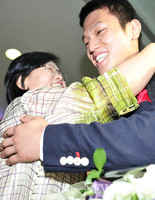 [포토] 유도'조준호', 가족과 뜨거운포옹