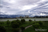 [포토] '태풍 볼라벤'..서울 태풍 영향권 '태풍전야'