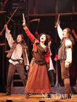 [포토] 아름다운 음악의 전율! 뮤지컬 '두 도시 이야기'