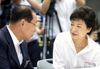 [포토] 이야기 나누는 황우여-박근혜