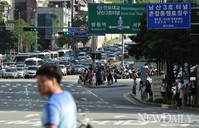 [포토] 민노총결의대회, 시민들 불편 