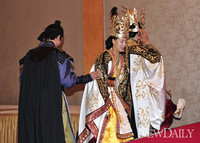 [포토] 최수종-박주미 '비틀비틀~ 왕 되기 힘드네'