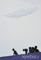 [포토] 건군 제64주년, 기념 축하비행..