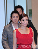 [포토]내사랑나비부인, 발표회에 입장하는 주연배우들..