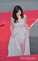 [포토]2012코리아드라마어워즈, 남심훔치는 매력적인 드레스..'한지민'