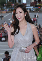 [포토]2012코리아드라마어워즈, 밝은 모습으로 등장하는 한지민!!