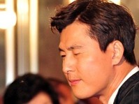 [포토]부산국제영화제, 장미꽃 받은 정우성의 살인 윙크!!