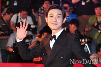 [포토]BIFF레드카펫, 씩씩한 걸음으로 개막식장으로 입장!!